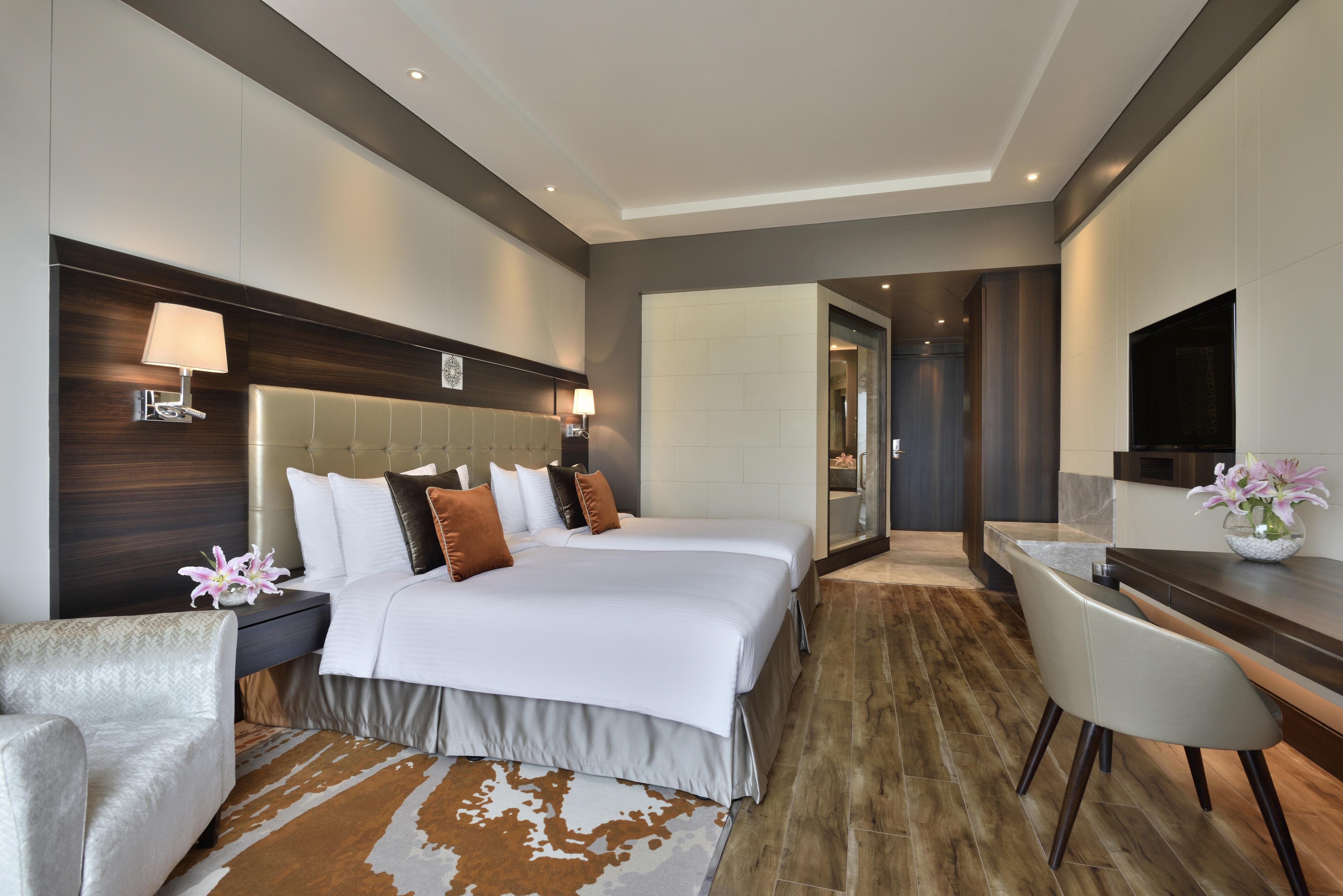Hotel Taj & Convention Centre, 5*