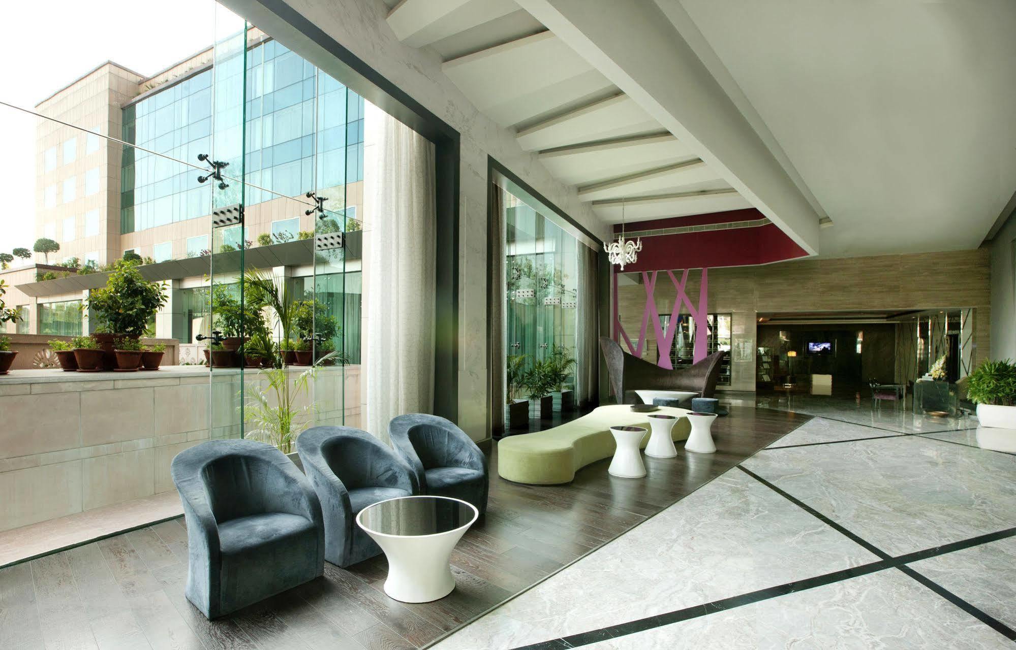 Taj & Convention Centre, 5*
