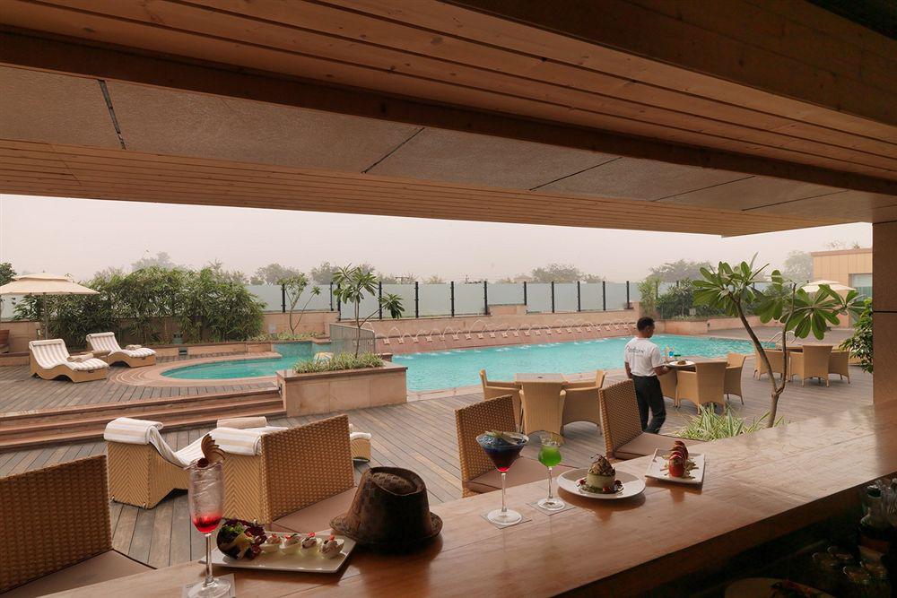 Hotel Taj & Convention Centre, 5*